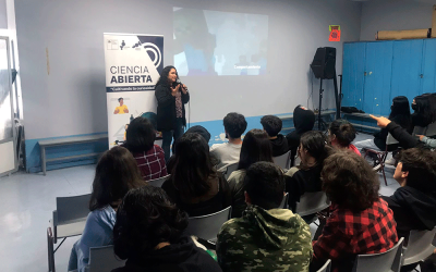 Alumnos y alumnas de 7° participaron en charla «Zombies en la Naturaleza»