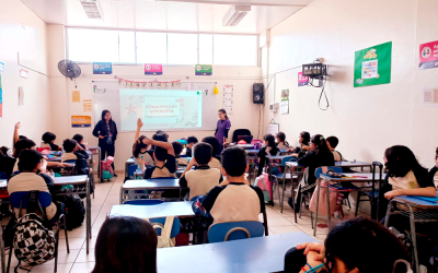 Nuestros estudiantes de 4° Básico reciben charla sobre alimentación saludable